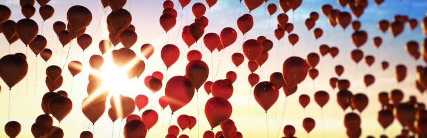 Viele rote Luftballons